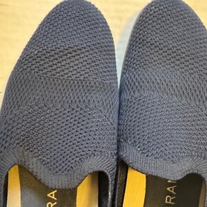 Cole Haan women’s 8.5 Navy Slip-On Shoes